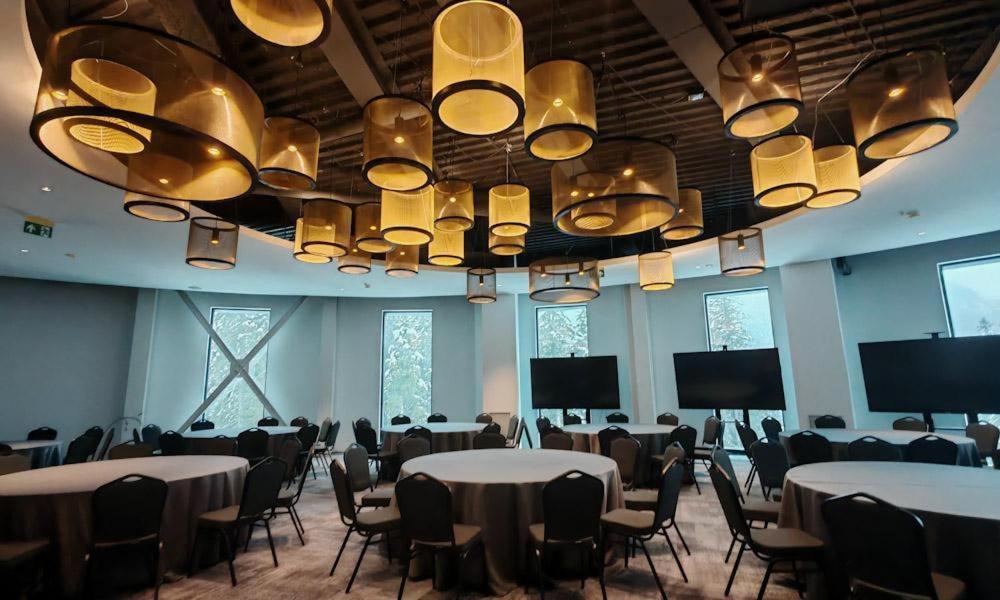 Hotel Pestera Wellness & Spa 莫罗埃尼 外观 照片